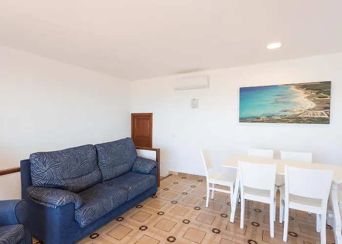 Lucas - Magnificent Sea Views