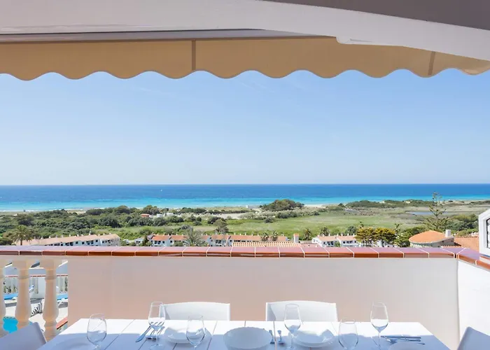 Lucas - Magnificent Sea Views *